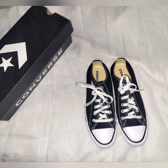 Brand new Converse - Picture 1 of 6
